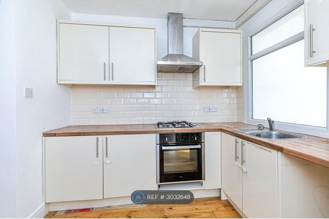 Broom Hill Road, Strood photo 4