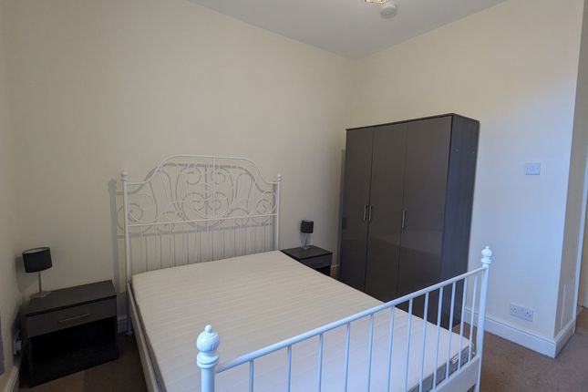 72, Victoria Road, Birmingham photo 4