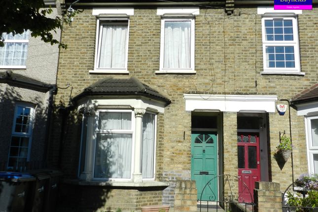Flat to rent in Halstead Road, Enfield