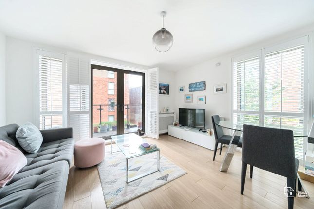 Thumbnail Flat for sale in 3 Nihill Place, Croydon