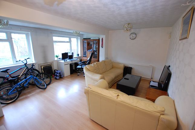 4, Glendon Crescent, Greater Manchester photo 3