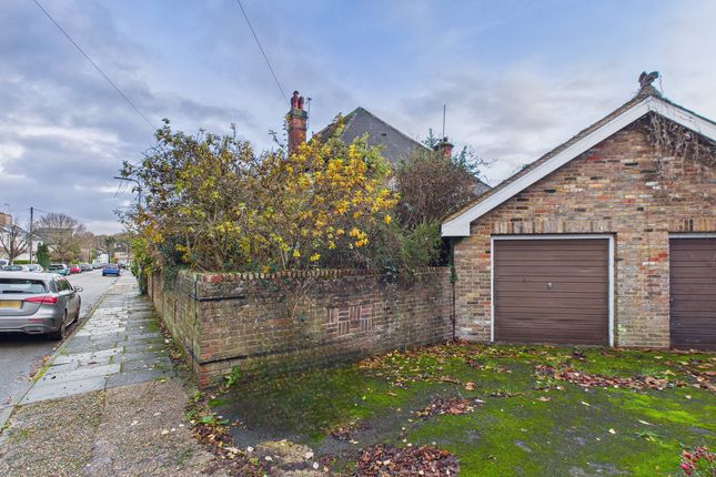 8, Roy Road, Northwood photo 2
