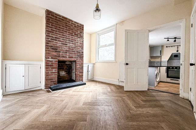 3 Grays Road, Taunton, Somerset photo 2