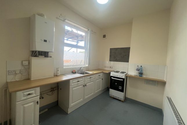 Flat to rent in Beverley Road, Hull
