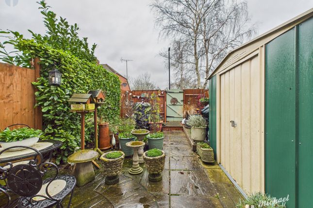 4 Warmstone Close, Aylesbury photo 4