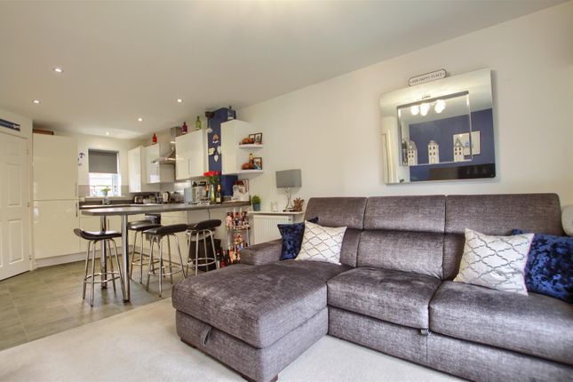 6, Burdon Avenue, Middlesbrough photo 4