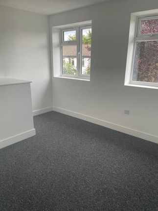 77, Holliers Way, Hatfield photo 4