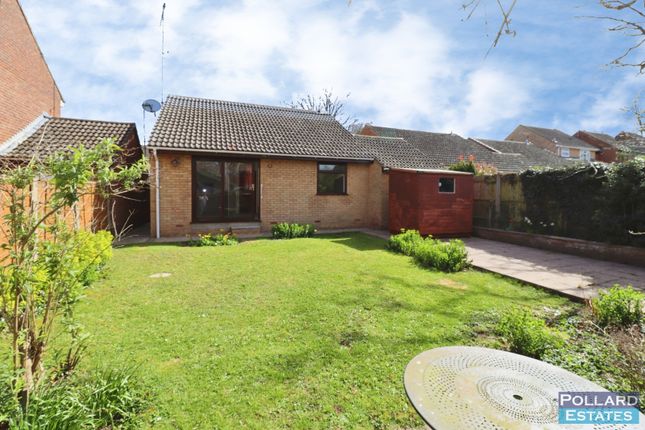 13, Camellia Close, Rainham photo 4