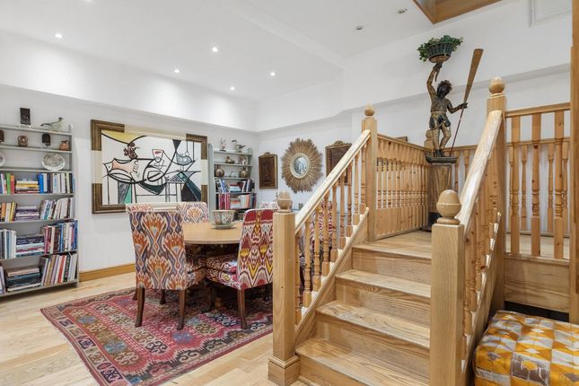Mews house for sale in Jay Mews, London