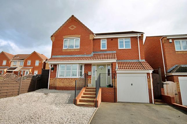 Detached house to rent in Peel Drive, Wilnecote, Tamworth