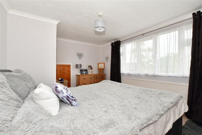 Property for sale in Sandwich Road, Eythorne, Kent
