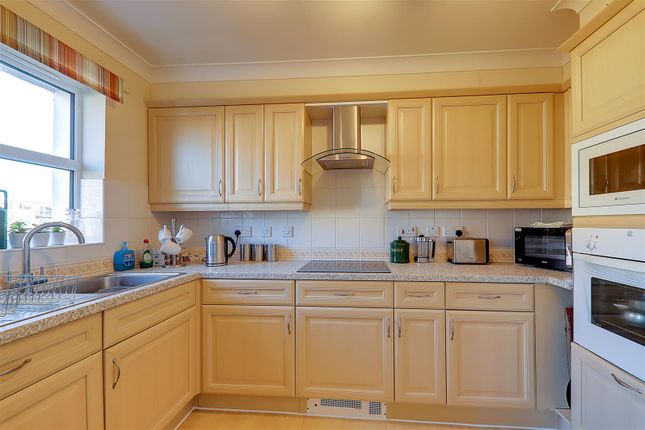 23, Grasmere Court, Wordsworth Road, Worthing photo 4