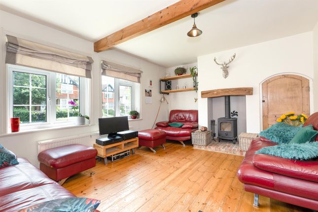 Pottles Cottage, Henfield Road, Cowfold photo 3