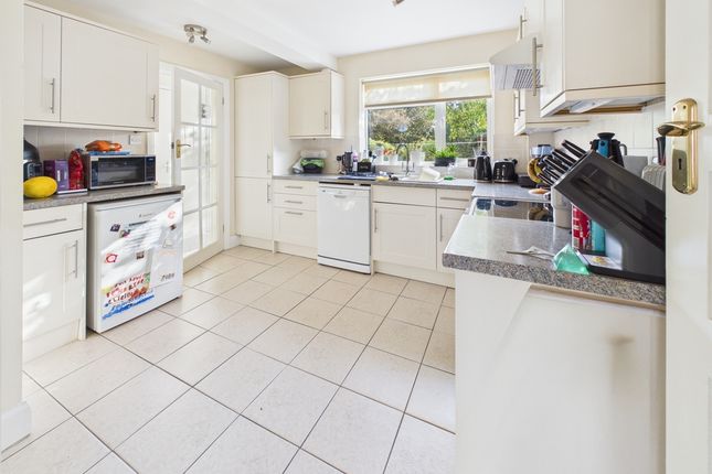 18, Ferndale Road, Ashford photo 2