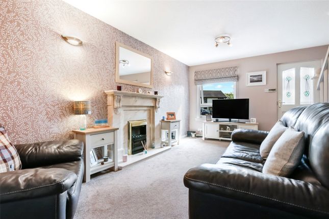 15, Foresthall Crescent, Glasgow photo 4