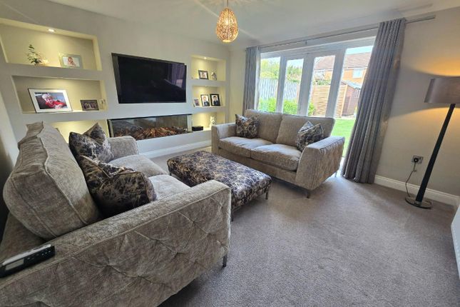 26, Hawthorn Drive, Newton Aycliffe photo 2