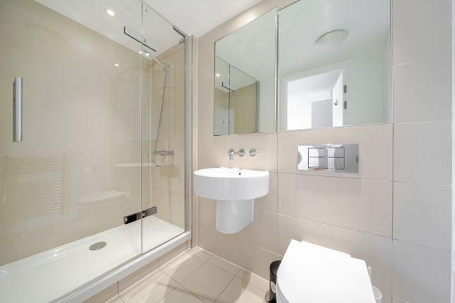 123 Channel House,, Water Gardens Square, London photo 4