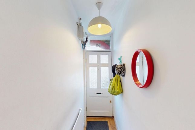 64 Clementina Road, London photo 2