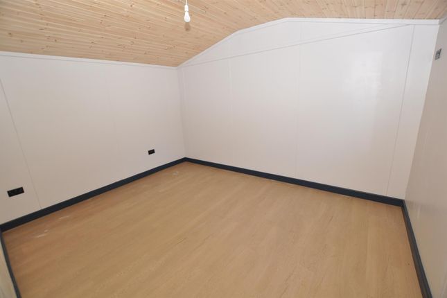 7 Mill Park Caravan Site, Grist Square, Carmarthen photo 4