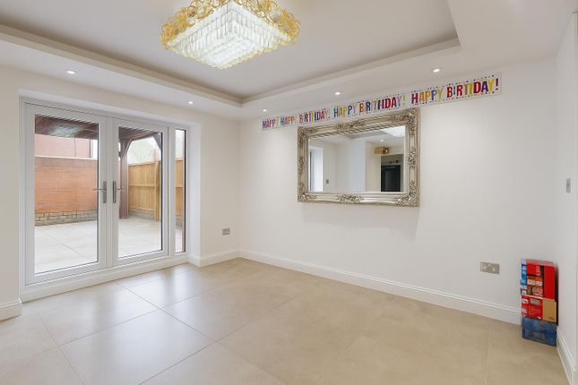 30, Mauretania Way, Milton Keynes photo 3