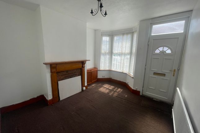85, Spencer Road, Luton photo 2