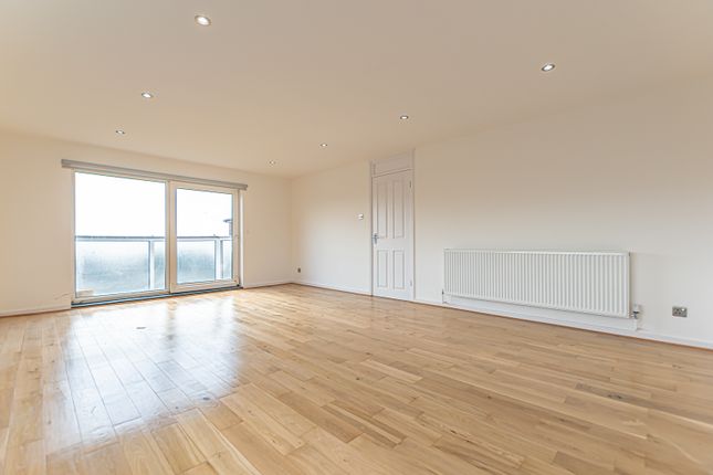 Flat 6, The Serpentine South, Blundellsands photo 3
