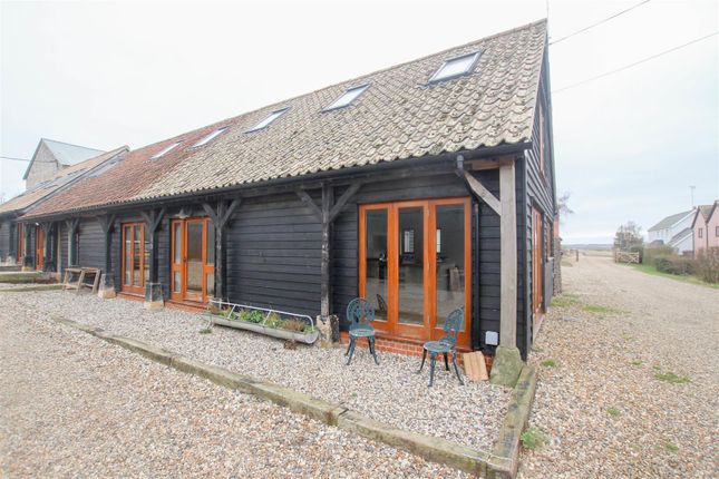 Barn conversion to rent in Grange Road, Ickleton, Saffron Walden CB10