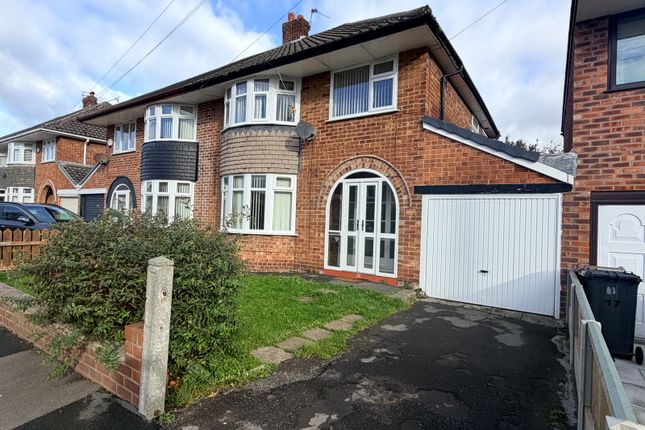 3-bed semi-detached on Kendal Drive, Maghull, £1,200/mo