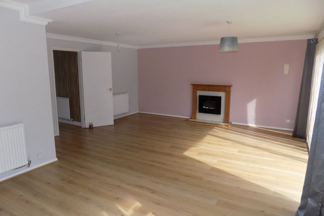 8, Derwent Gardens, Ashbourne photo 4