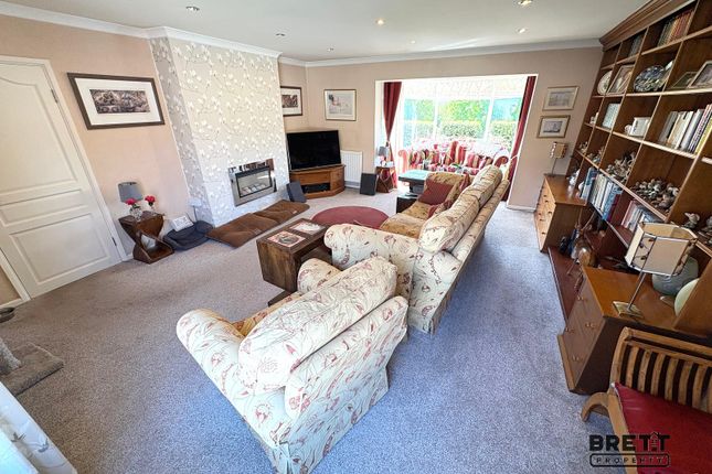4, Ruther Park, Haverfordwest photo 3