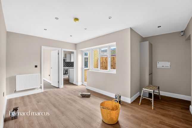 Northborough Road, LONDON photo 3