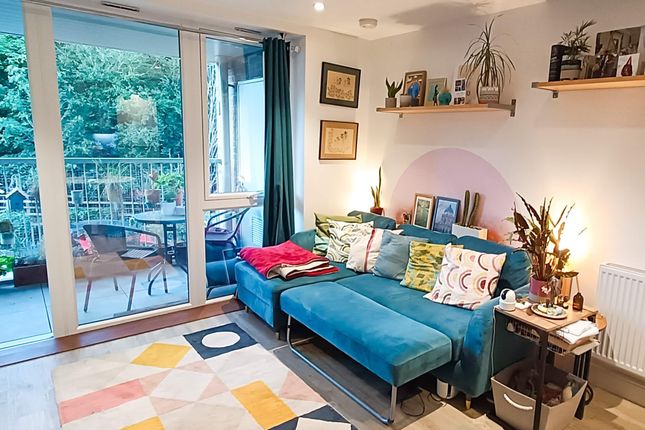 152 Wilson House - Living Room 2.Jpg