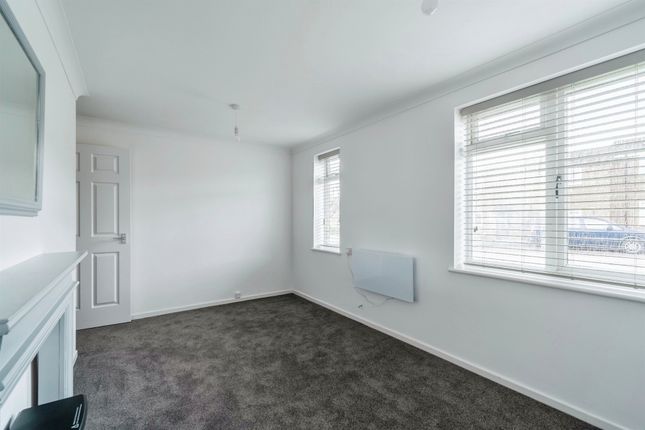 Flat for sale in Southmead, Chippenham