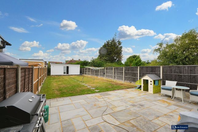 22 Candover Road, Hornchurch photo 4