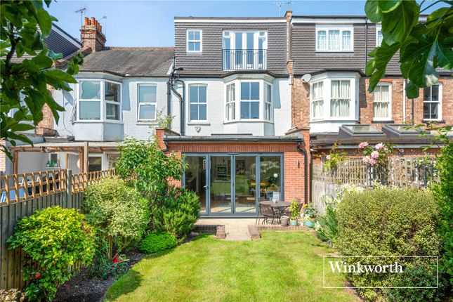 Terraced house for sale in Queens Avenue, Finchley, London