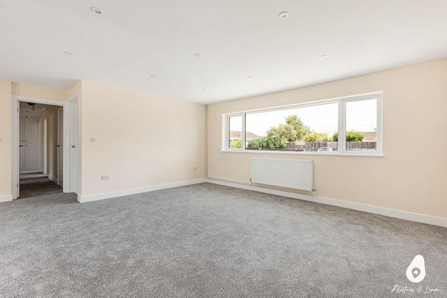 3 Swift Close, Bicester, Oxfordshire photo 3