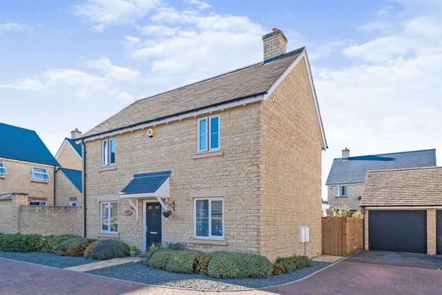 3 bed detached house for sale in Carmello Close, Carterton OX18
