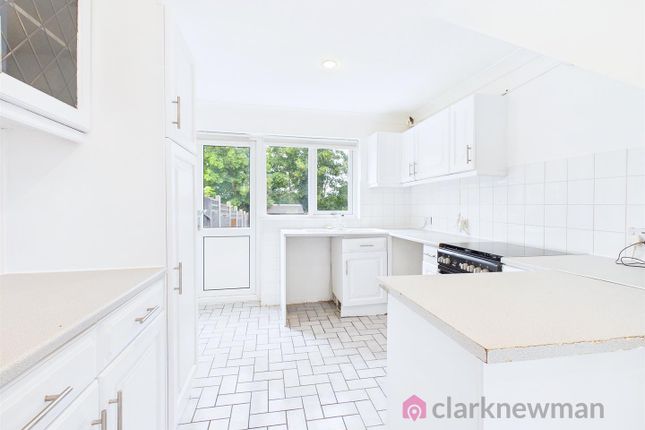 41, Ash Tree Field, Harlow photo 4