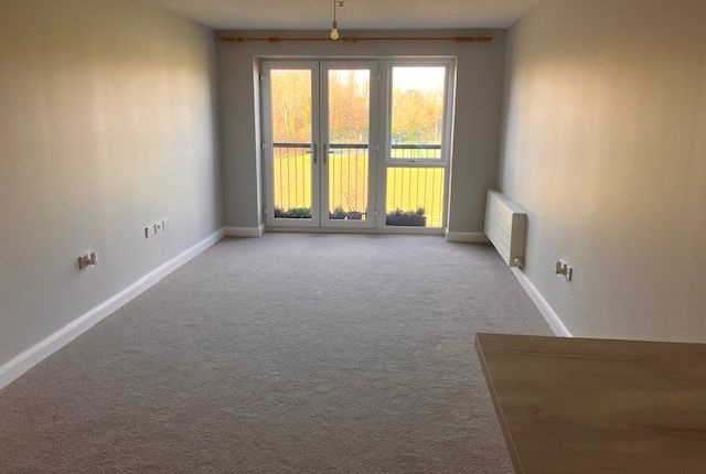 Flat 48, Southern Oaks, Old Schools Lane, Ewell photo 2