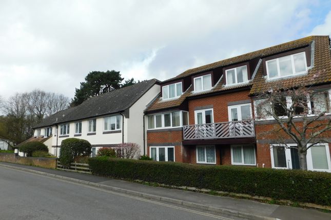 Thumbnail Flat for sale in Homeborough House, Hythe