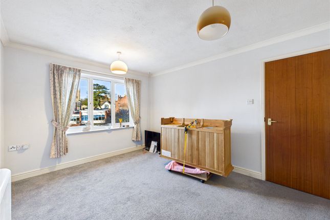 32, Christchurch Court, Ipswich photo 3