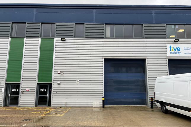 Warehouse to let in River Way, Harlow