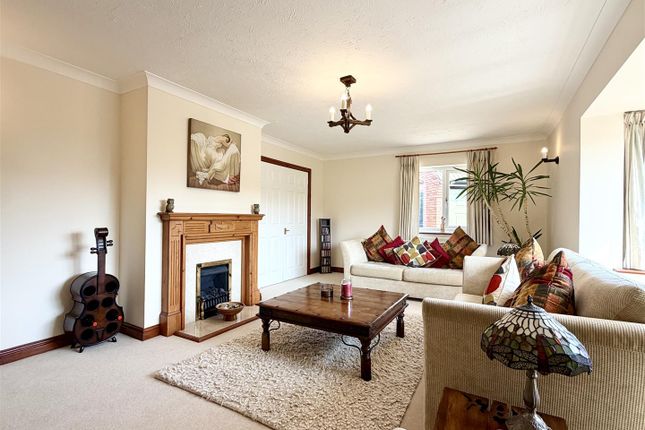 1, Kingfisher Rise, Hereford photo 3