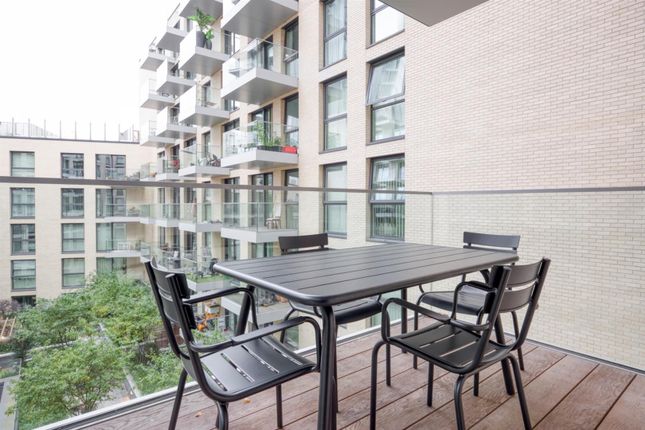 Thumbnail Flat to rent in Stable Walk, Aldgate