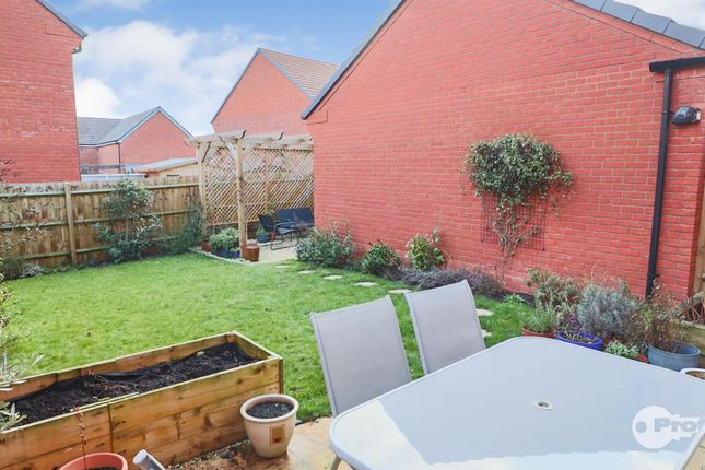 17, Milner Close, Leicester photo 4