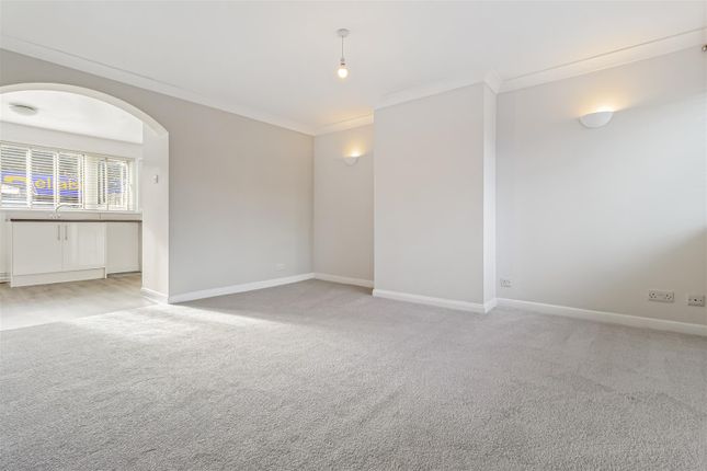 14, Patching Close, Worthing photo 2