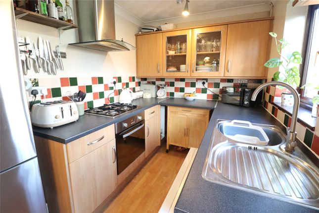 2, Exeter Close, Northamptonshire photo 3