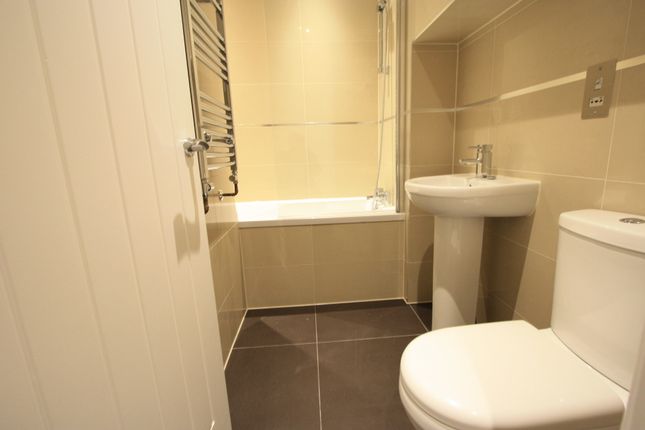 55, Morden Road, S. Wimbledon photo 4
