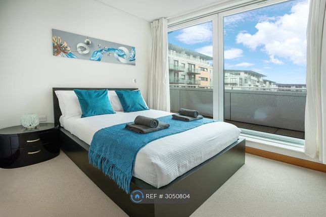 Flat, Hawker Building Queenstown Road, London photo 4