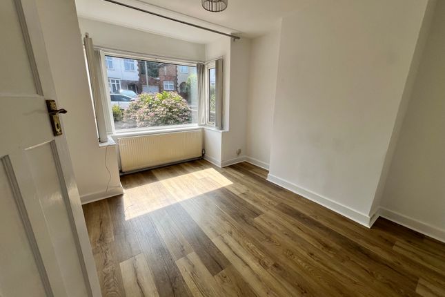 24, Hodson Avenue, Willenhall photo 3